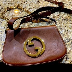 Authentic Gucci bag purchased in Paris. Serial number, card and sleeve.